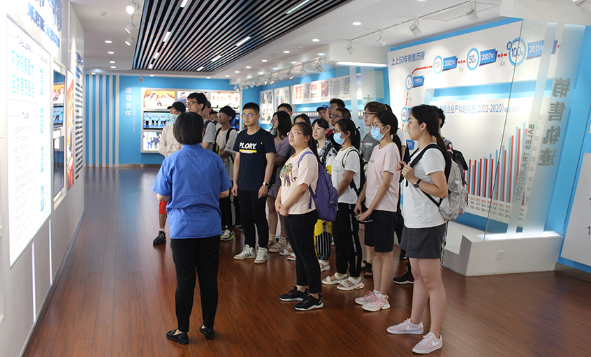 北航物理学院一行来AG一飞冲天电缆旅行